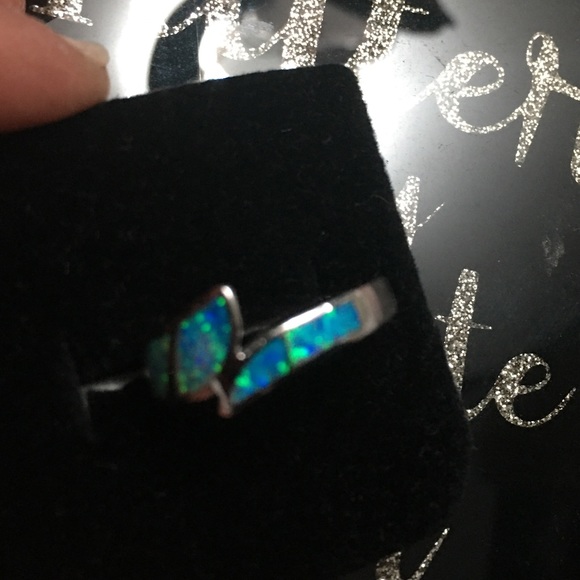 Sterling Silver Ocean blue Fire Opal ring - Picture 11 of 12